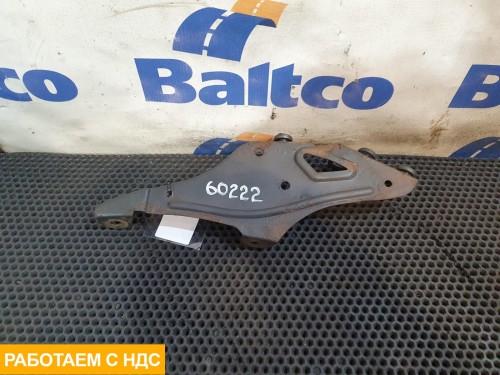 Кронштейн солнцезащитного козырька левый