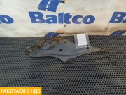 Кронштейн солнцезащитного козырька левый