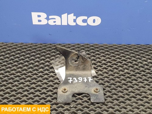 Кронштейн тормозной трубки правый